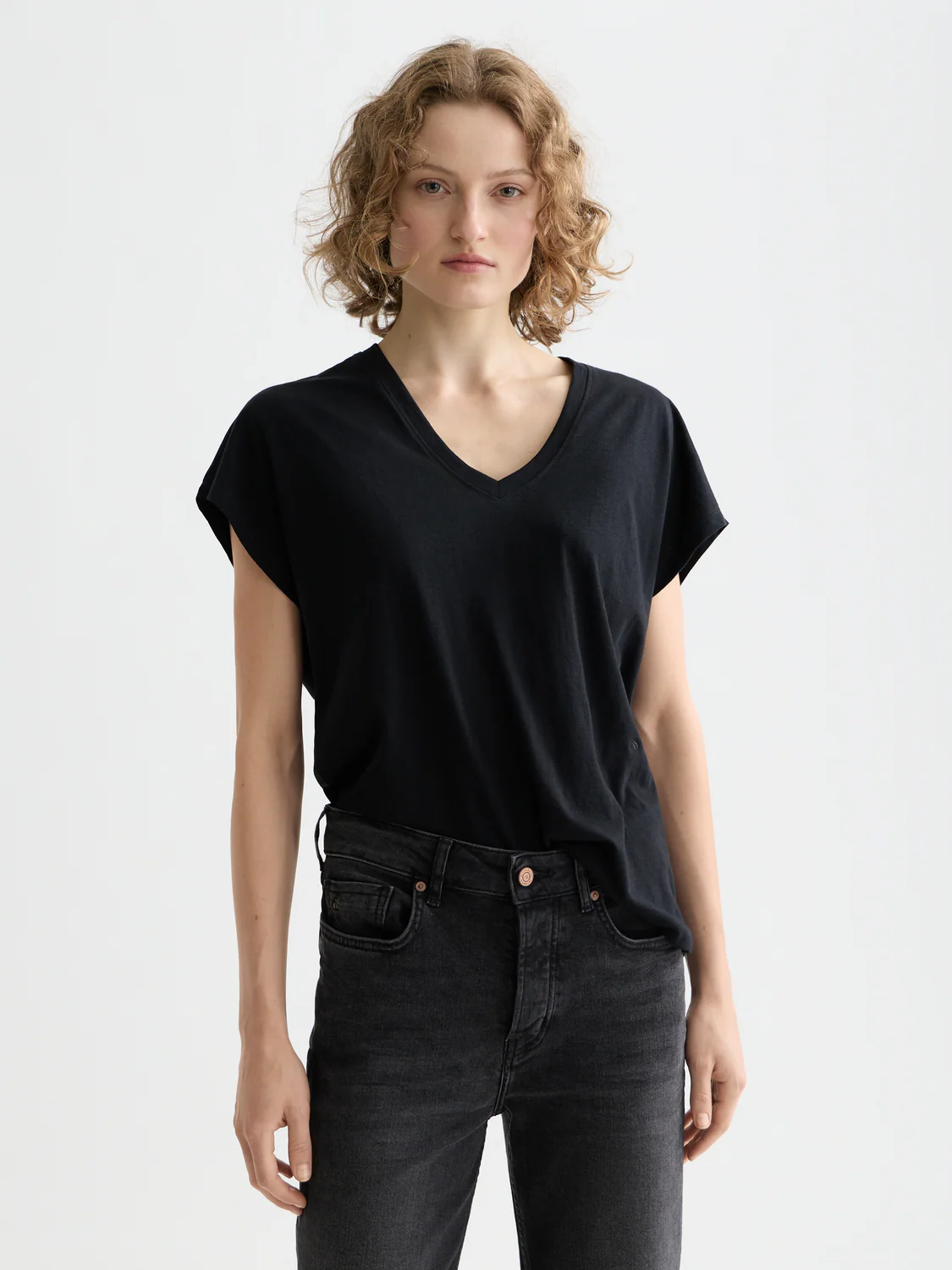 Essentials Core V-neck t-shirt - Image 12