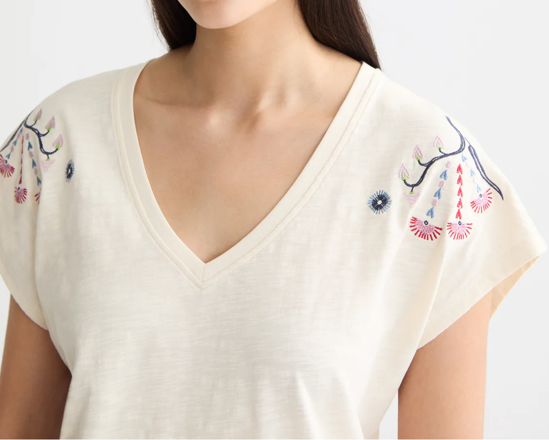 Embroidered V-neck T-shirt - Image 10