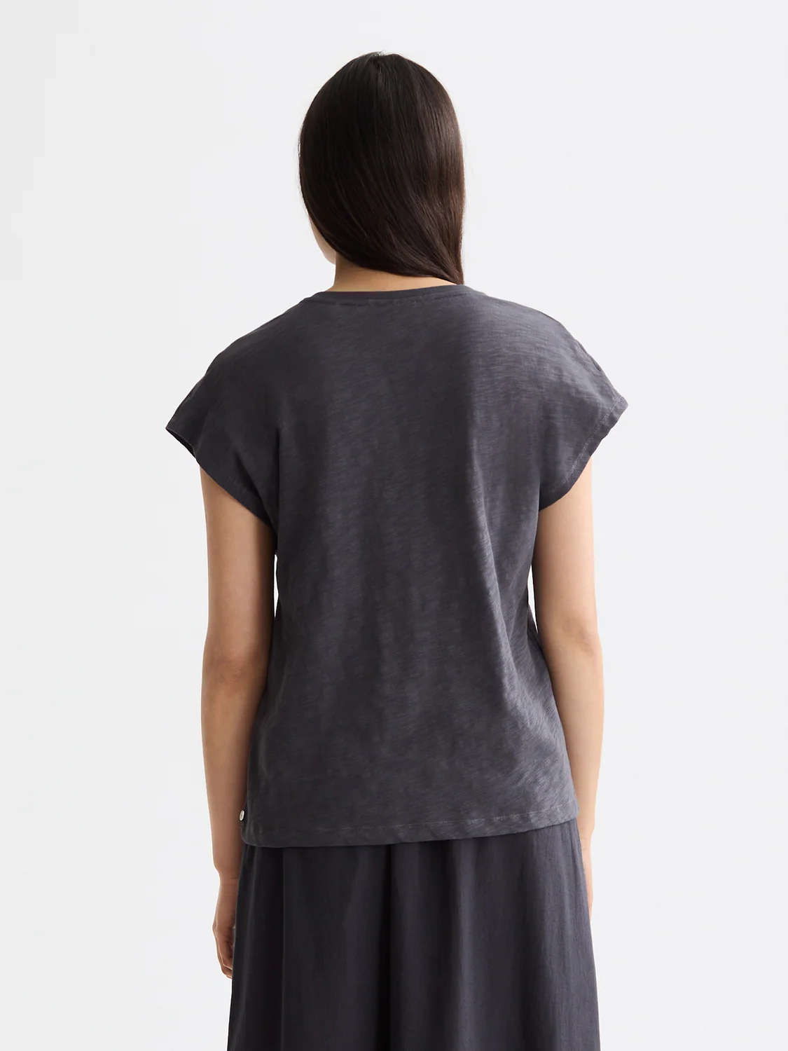 Embroidered V-neck T-shirt - Image 4