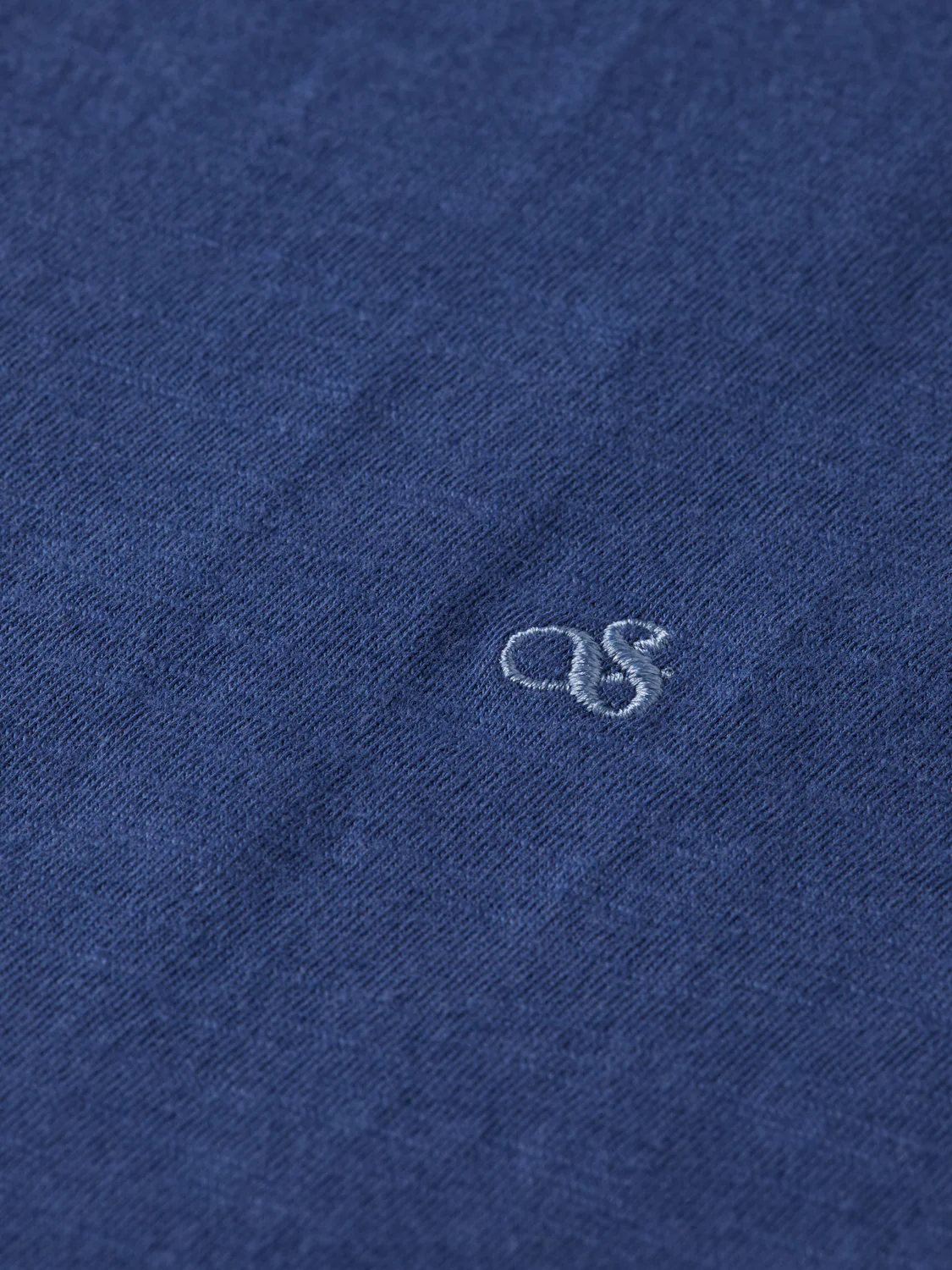 V-neck logo embroidery t-shirt - Image 7